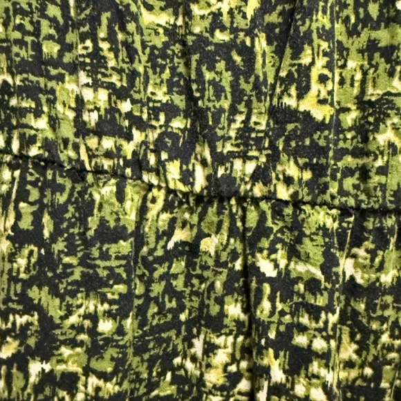 Forever 21 Unique Green Pattern Shirt Dress (Size Medium) Good Condition & Comfy - Picture 4 of 4